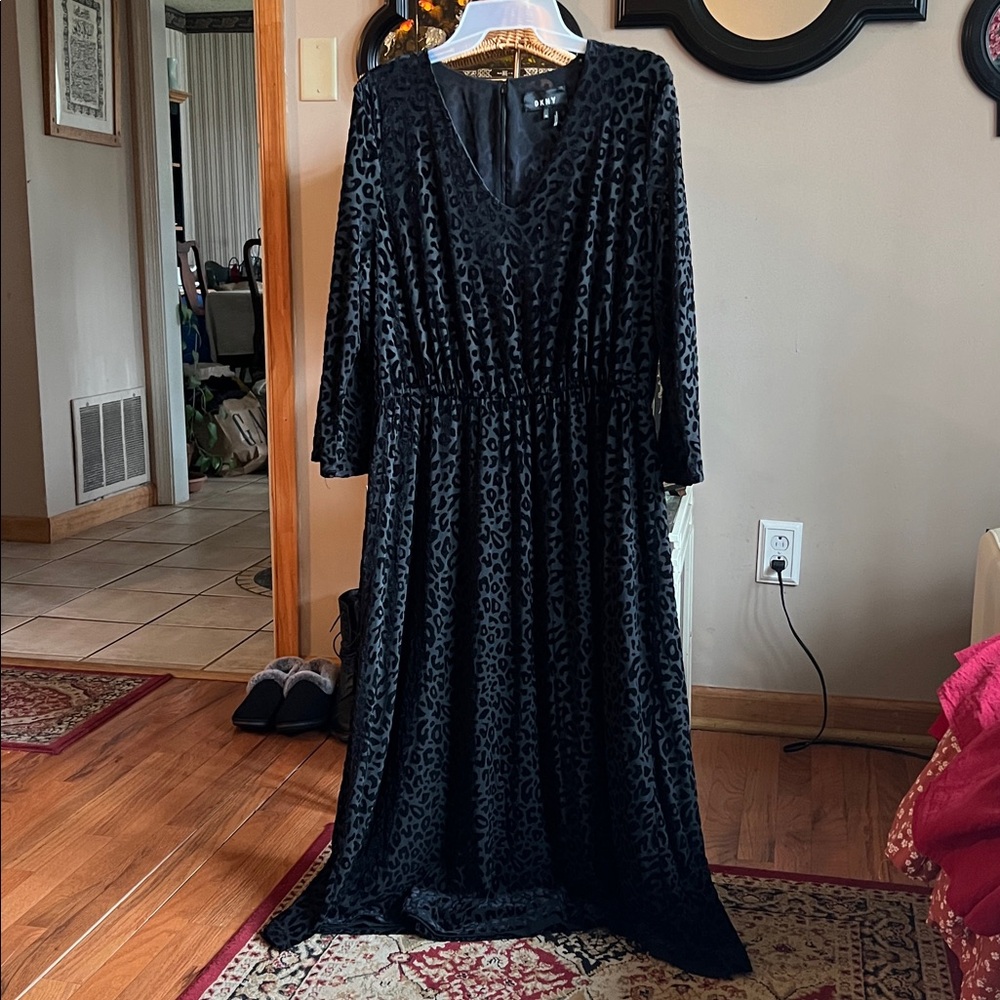 Black burnt out velvet midi dress - Picture 2 of 7